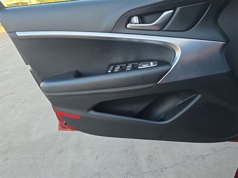 Used 2023 Genesis G70 2.0T image 26