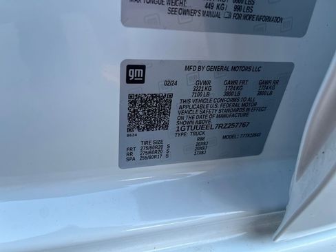 Used 2024 GMC Sierra 1500 AT4 w/ Technology Package image 6