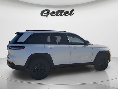 New 2026 Jeep Grand Cherokee Altitude RWD image 8