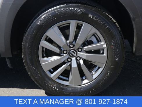 Used 2025 Nissan Pathfinder SV AWD/4WD image 10