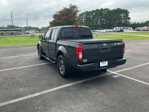 Used 2014 Nissan Frontier Desert Runner RWD image 9