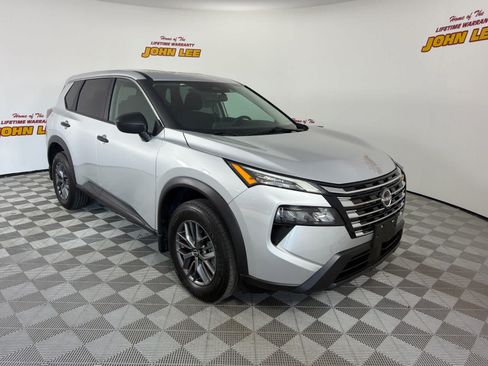 Certified 2025 Nissan Rogue S FWD image 8