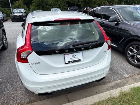 Used 2015 Volvo V60 T5 Premier Plus FWD image 10