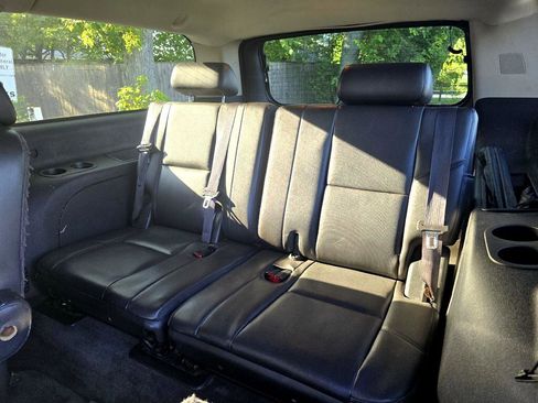 Used 2013 GMC Yukon XL Denali image 12