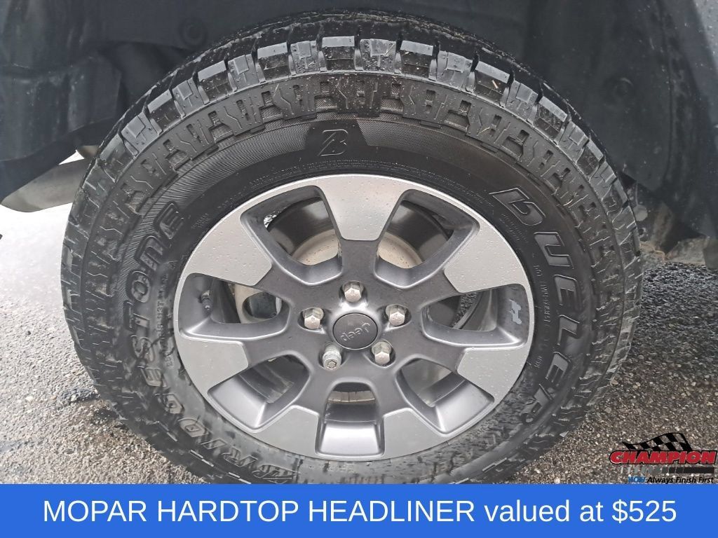Used 2020 Jeep Wrangler Unlimited Sahara AWD/4WD image 15