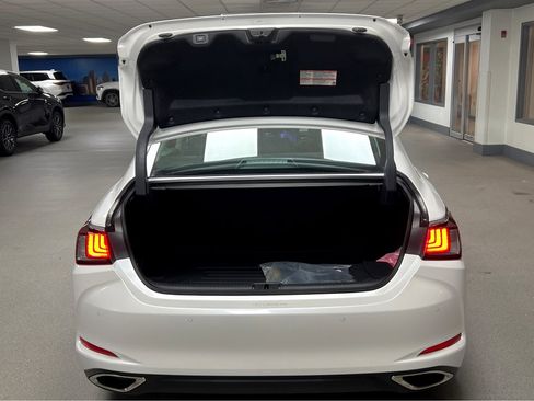 New 2025 Lexus ES 350 w/ Premium Package image 30