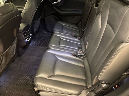 Used 2019 Audi Q7 3.0T Premium Plus w/ Premium Plus Package AWD/4WD image 18