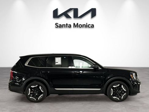 Used 2025 Kia Telluride S image 8