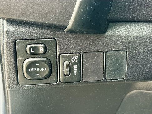 Used 2017 Toyota Corolla LE image 10