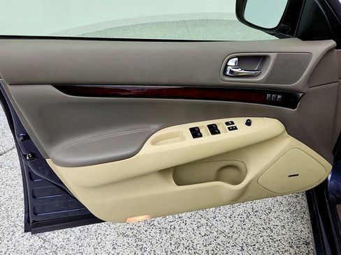 Used 2012 INFINITI G37 x Sedan w/ Premium Pkg image 11