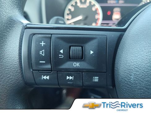 Used 2023 Nissan Rogue SV AWD/4WD image 18
