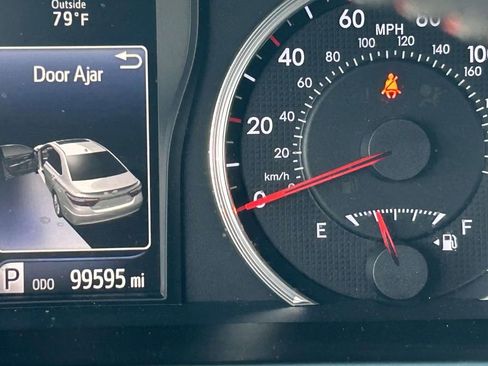 Used 2017 Toyota Camry SE FWD image 21