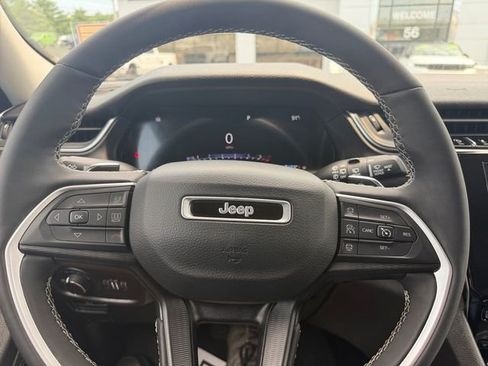 Certified 2023 Jeep Grand Cherokee Laredo w/ Luxury Tech Group I AWD/4WD image 28