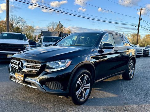 Used 2018 Mercedes-Benz GLC 300 4MATIC image 4