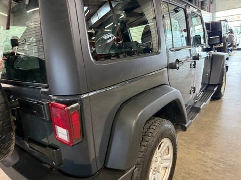 Used 2018 Jeep Wrangler Unlimited Sport AWD/4WD image 20