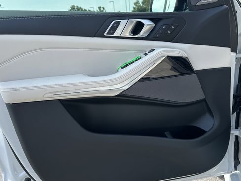 Used 2026 BMW X5 M60i w/ Executive Package image 13