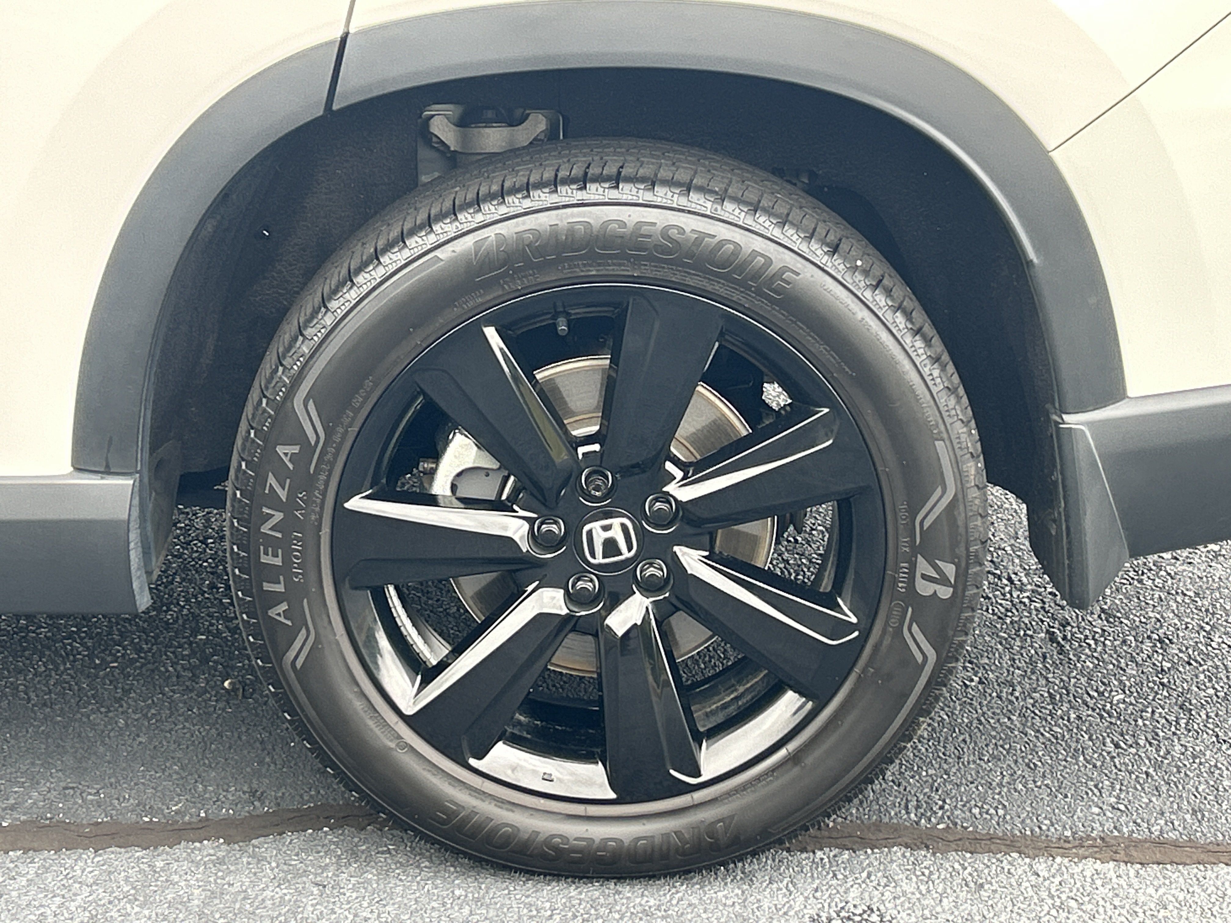 Certified 2025 Honda Pilot Black Edition image 35