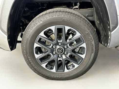 Used 2024 Toyota Tundra Limited image 11