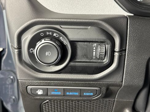 Certified 2025 Jeep Wrangler Unlimited Sahara AWD/4WD image 32
