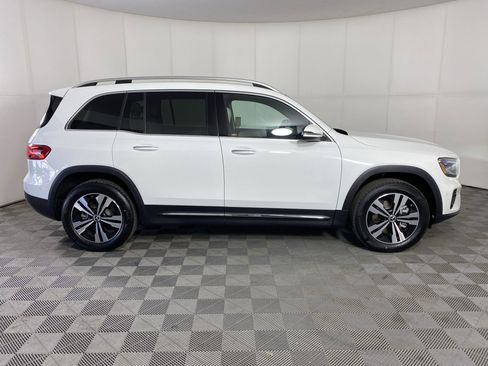 Used 2025 Mercedes-Benz GLB 250 4MATIC image 7