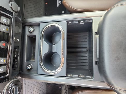 Used 2017 Nissan Titan Platinum Reserve image 15