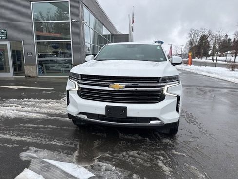 Used 2024 Chevrolet Tahoe LT w/ LT Signature Package image 3