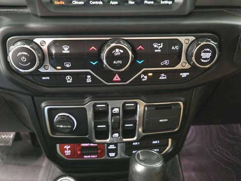 Used 2021 Jeep Wrangler Unlimited Rubicon AWD/4WD image 4
