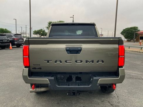 Used 2024 Toyota Tacoma TRD Off-Road image 6