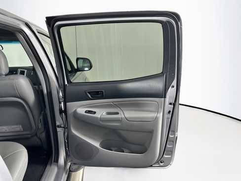 Used 2014 Toyota Tacoma PreRunner w/ SR5 Package image 27