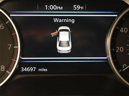 Used 2021 Nissan Sentra SR image 3