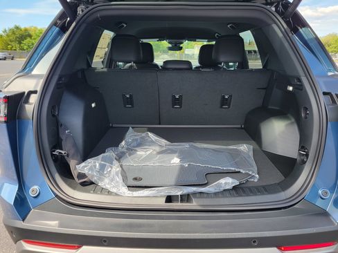 Used 2026 Chevrolet Equinox LT w/ Convenience Package II image 7