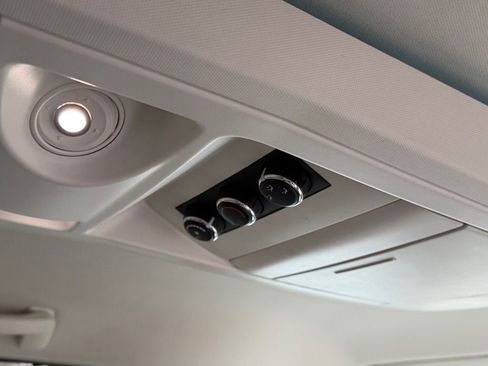 Used 2010 Chrysler Town & Country Limited image 23