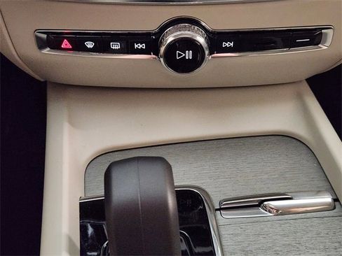 New 2026 Volvo V60 B5 Cross Country Plus w/ Protection Package Premier image 19