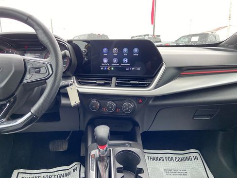 Used 2024 Chevrolet Trax RS w/ Sunroof Package image 25