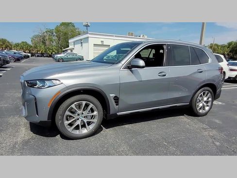 New 2026 BMW X5 xDrive40i w/ Parking Assistance Package image 35