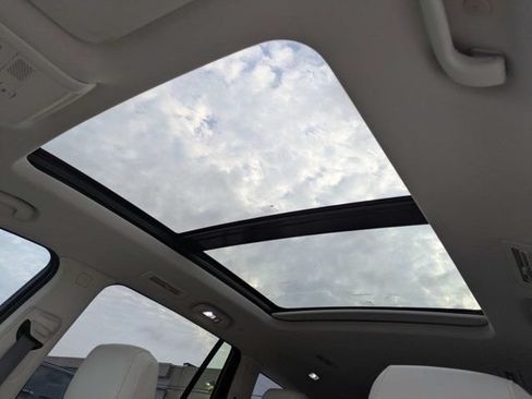 Used 2021 Cadillac XT6 Premium Luxury w/ LPO, Floor Liner Package FWD image 22