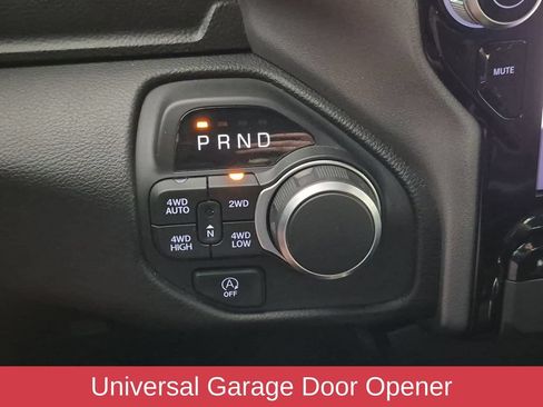 Used 2025 RAM 1500 Big Horn AWD/4WD image 29