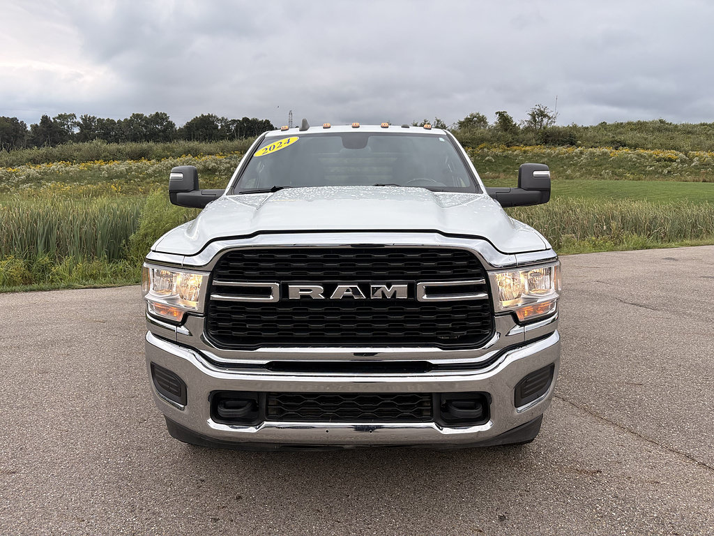 Used 2024 RAM 3500 SLT w/ Quick Order Package 2YG SLT AWD/4WD image 8