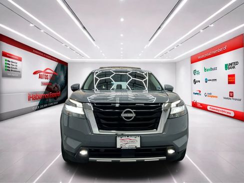 Used 2024 Nissan Pathfinder Platinum AWD/4WD image 2
