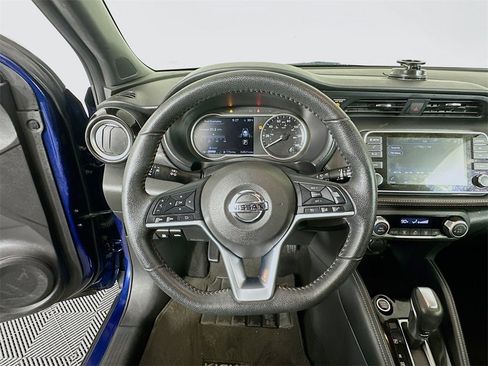 Used 2020 Nissan Kicks SR image 11