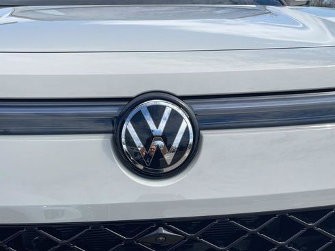 New 2026 Volkswagen Tiguan SEL R-Line AWD/4WD image 10