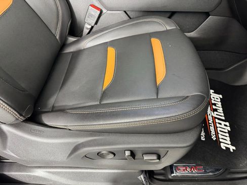 Used 2025 GMC Sierra 2500 AT4 image 34