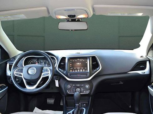 Used 2017 Jeep Cherokee Latitude image 25