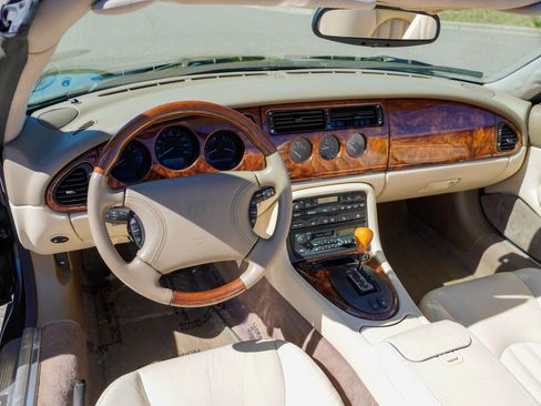 Used 1997 Jaguar XK8 Convertible RWD image 10