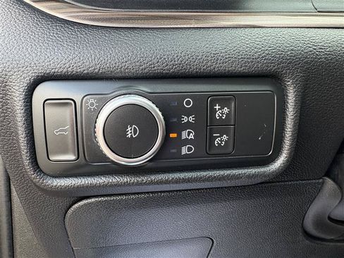 Used 2021 Ford Explorer Limited w/ Equipment Group 301A AWD/4WD image 21