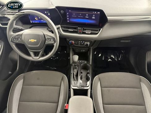 Used 2025 Chevrolet TrailBlazer LT AWD/4WD image 23