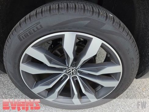 Used 2022 Volkswagen Atlas Cross Sport SEL Premium R-Line AWD/4WD image 25