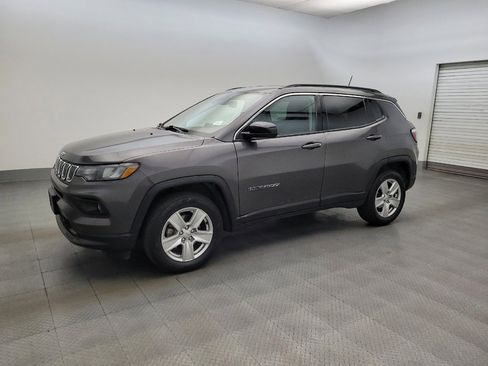 Used 2022 Jeep Compass Latitude w/ Convenience Group AWD/4WD image 2