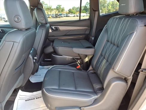 Used 2025 Buick Enclave Avenir w/ Trailering Package, 5000 lbs. FWD image 24