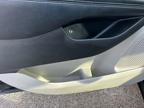 Used 2022 Chrysler Pacifica Touring-L image 32